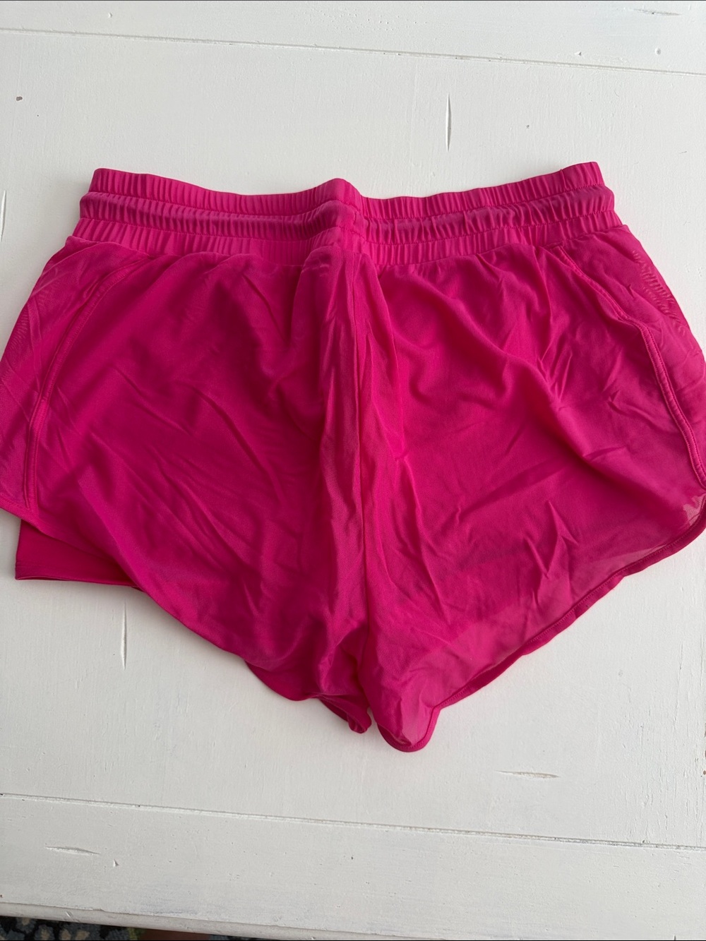 ALO Yoga mesh shorts - hot pink - Picture 2 of 4